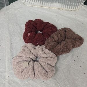 New Barefoot Dreams CozyChic® 3 Scrunchie